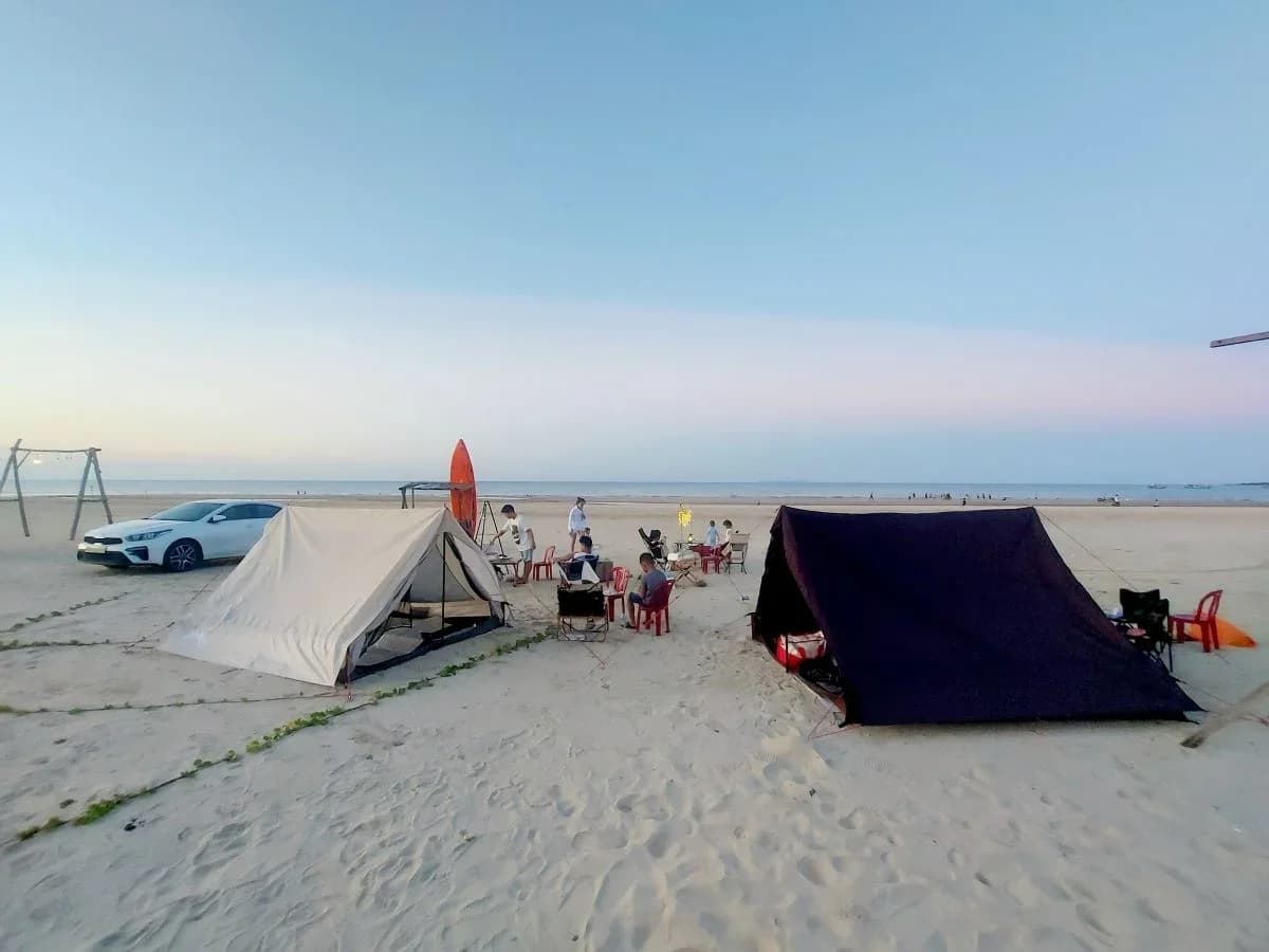 Cắm Trại Bên Biển Châu Tân